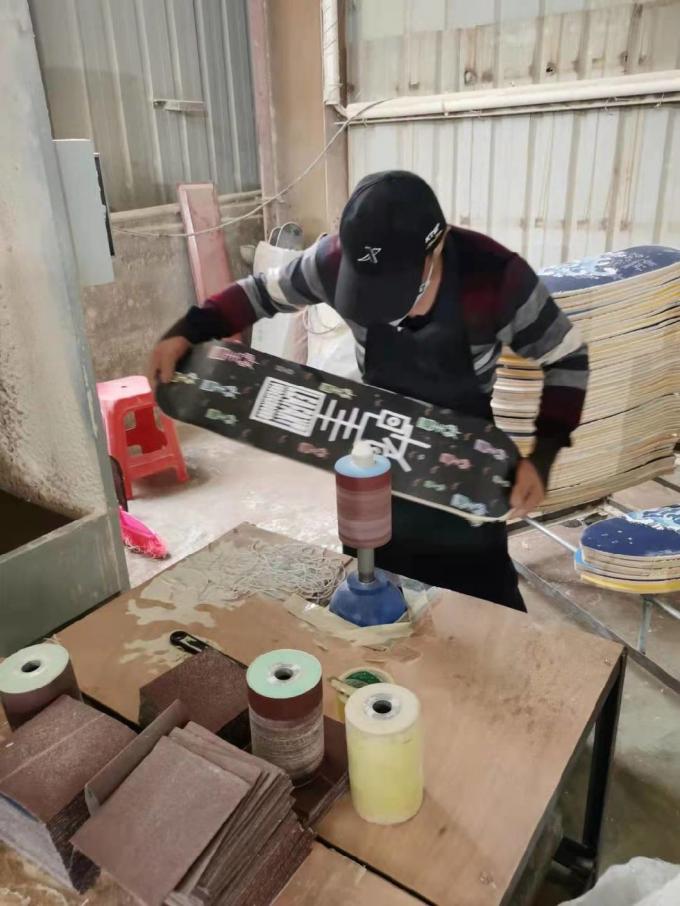 पेशेवर 7ply कनाडाई मेपल कस्टम घुमावदार डबल किक स्केटबोर्ड 8